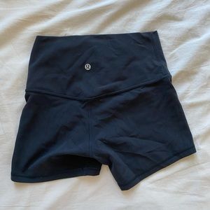 Lululemon align high rise shorts 4’’ in black